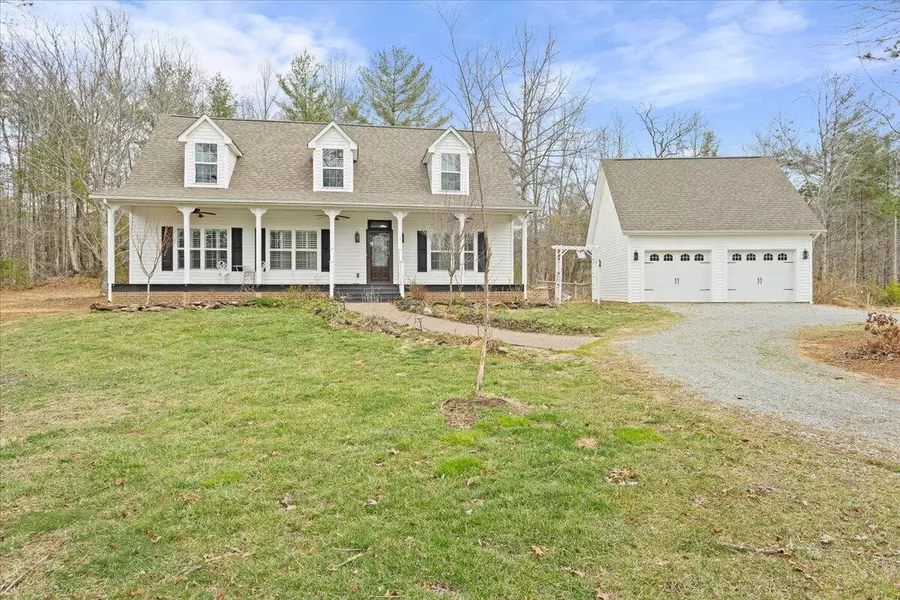 877 Sweetbriar LN, Boones Mill, VA 24065