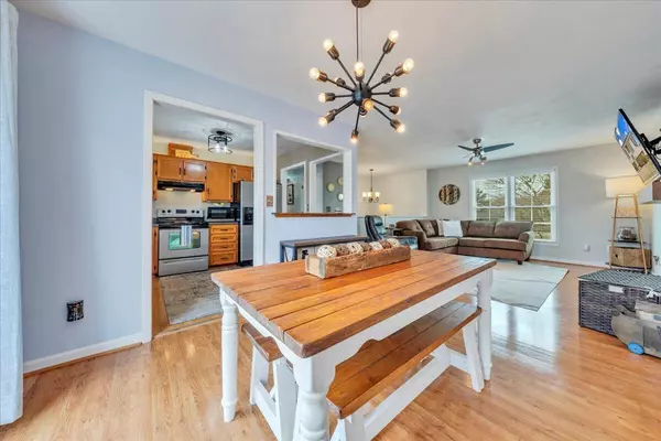 2619 Tulip LN, Vinton, VA 24179