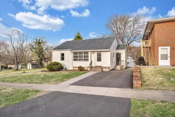 Roanoke, VA 24018,3358 Brandywine AVE