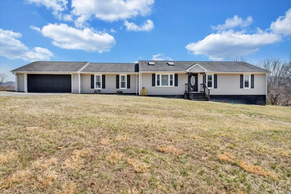 Roanoke, VA 24012,282 Lakeview DR