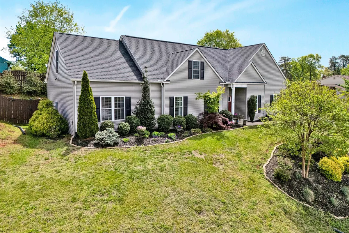 Salem, VA 24153,700 Bradford CIR