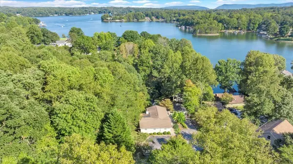 Moneta, VA 24121,23 Brookside LN