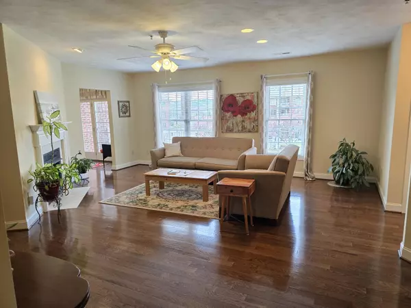 Roanoke, VA 24014,4444 Pheasant Ridge RD #201