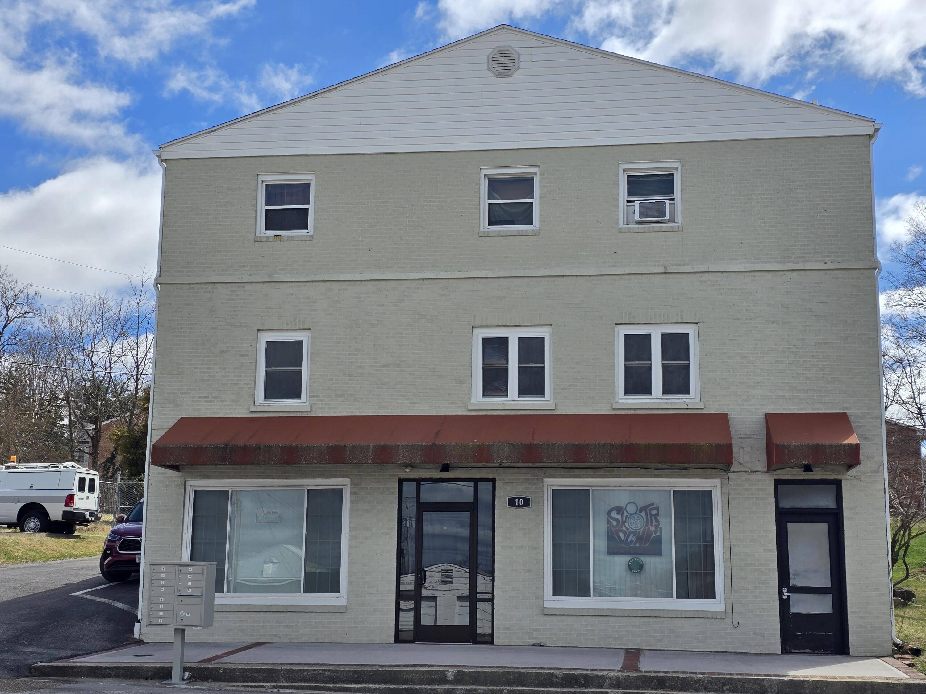 10 SW 1st ST, Christiansburg, VA 24073