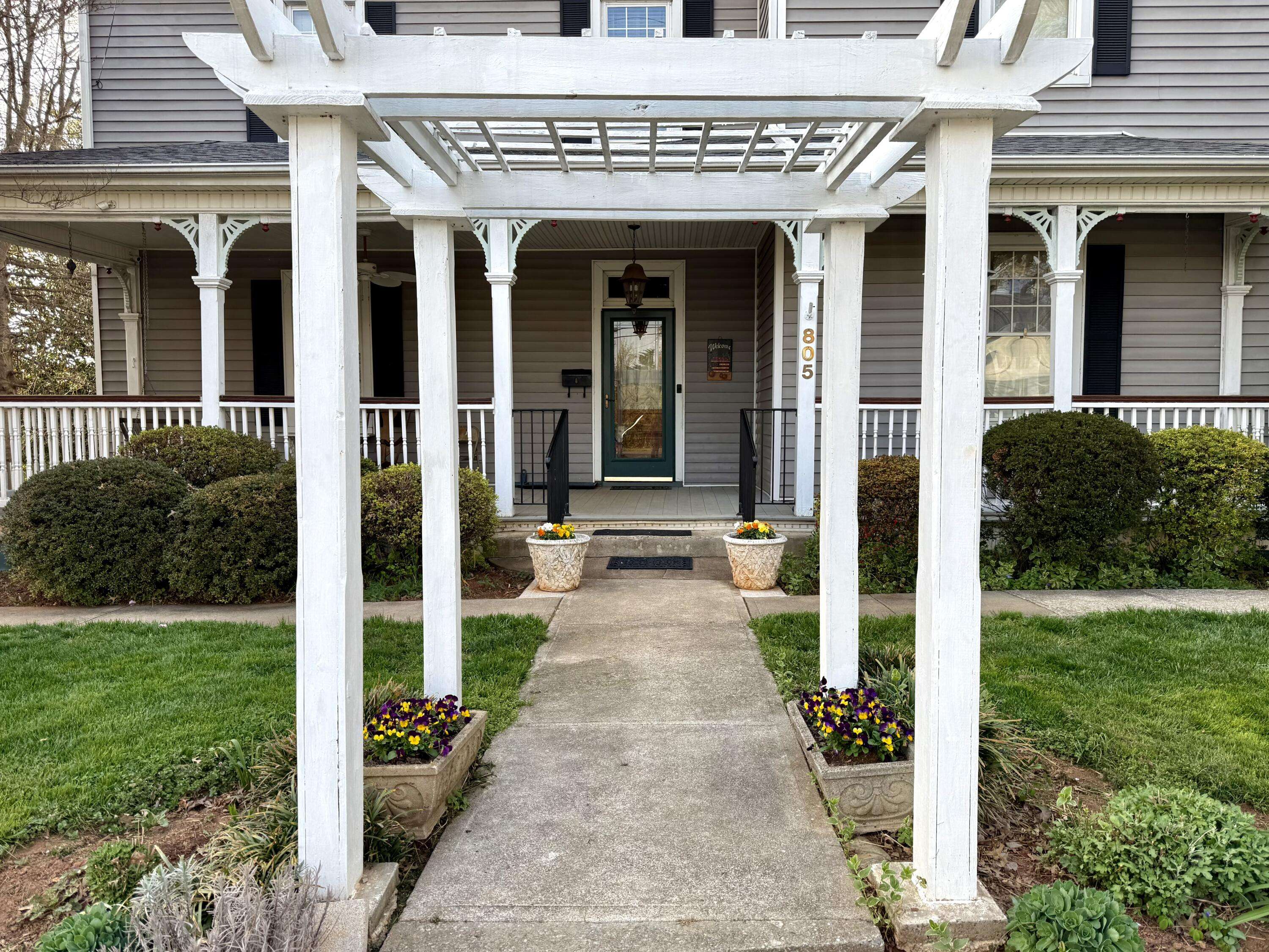 Bedford, VA 24523,805 Longwood AVE
