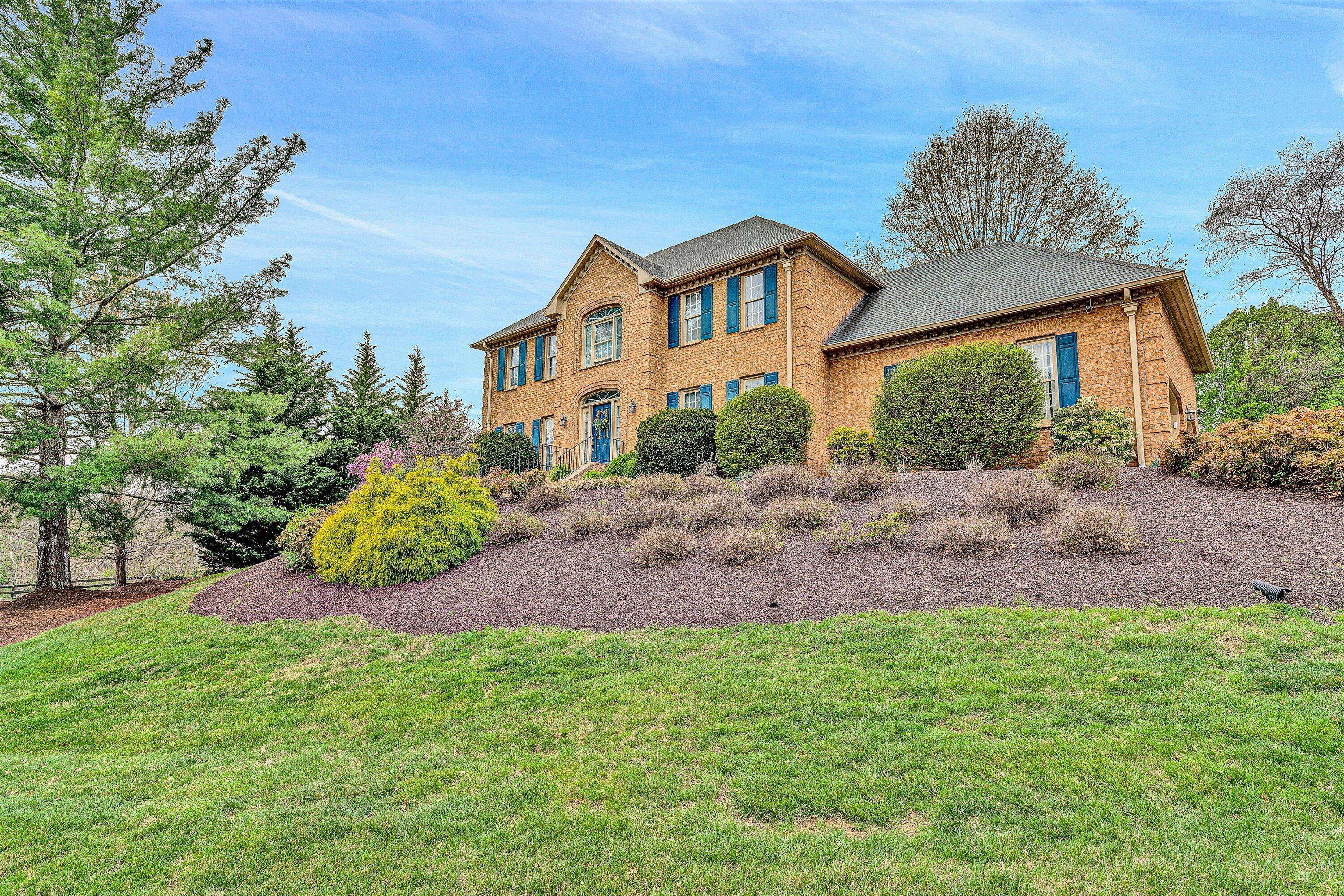 Roanoke, VA 24019,8204 Strathmore LN