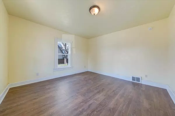 Roanoke, VA 24013,916 Dale AVE