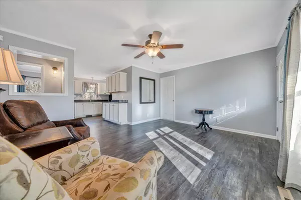 Moneta, VA 24121,1309 Gate LN