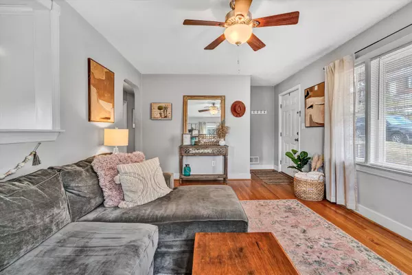 Roanoke, VA 24015,2927 Hollowell AVE