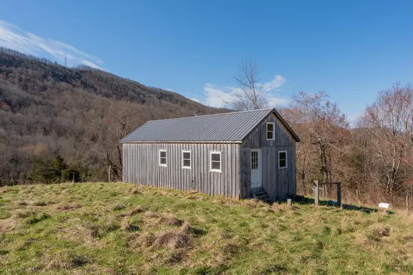 Pearisburg, VA 24134,1551 Springdale RD