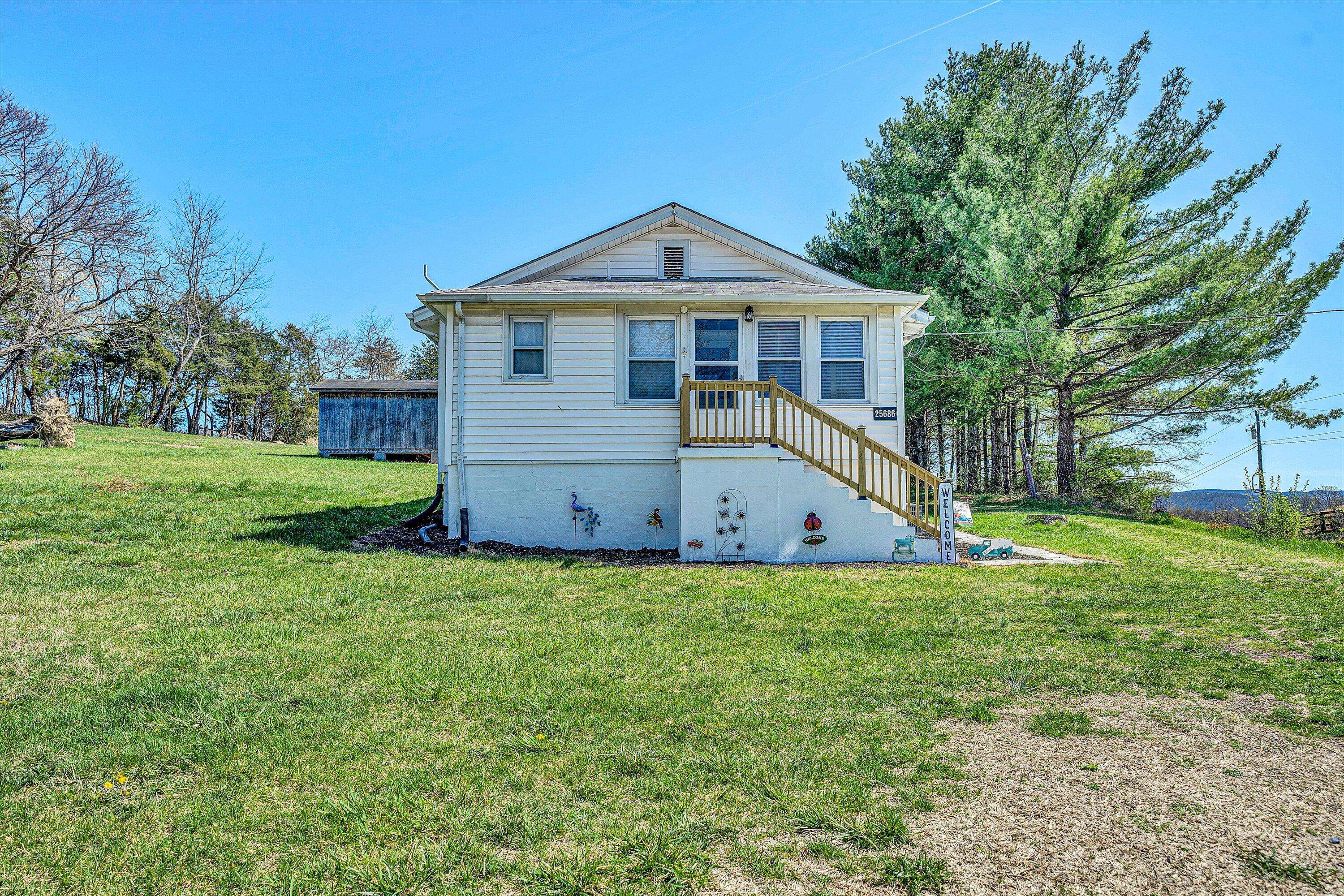 Buchanan, VA 24066,25686 Lee Highway