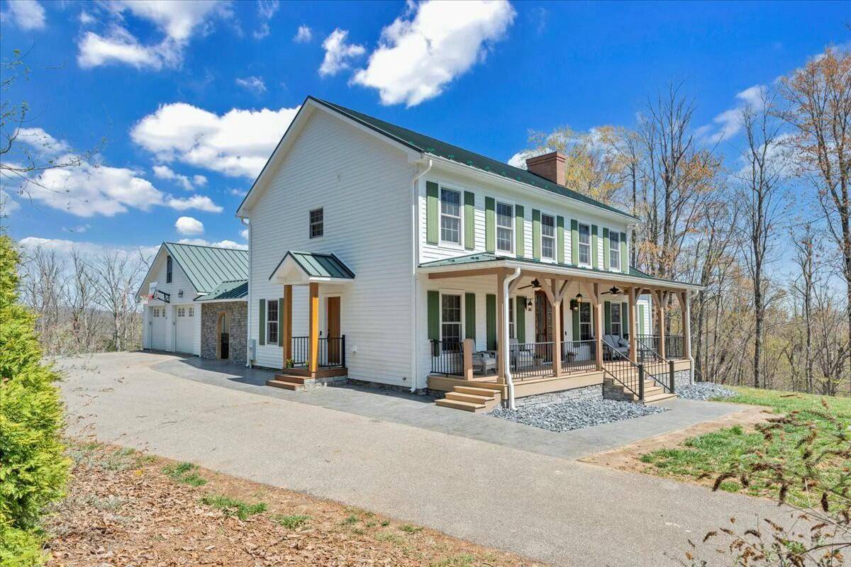 220 Fox Run RD, Boones Mill, VA 24065