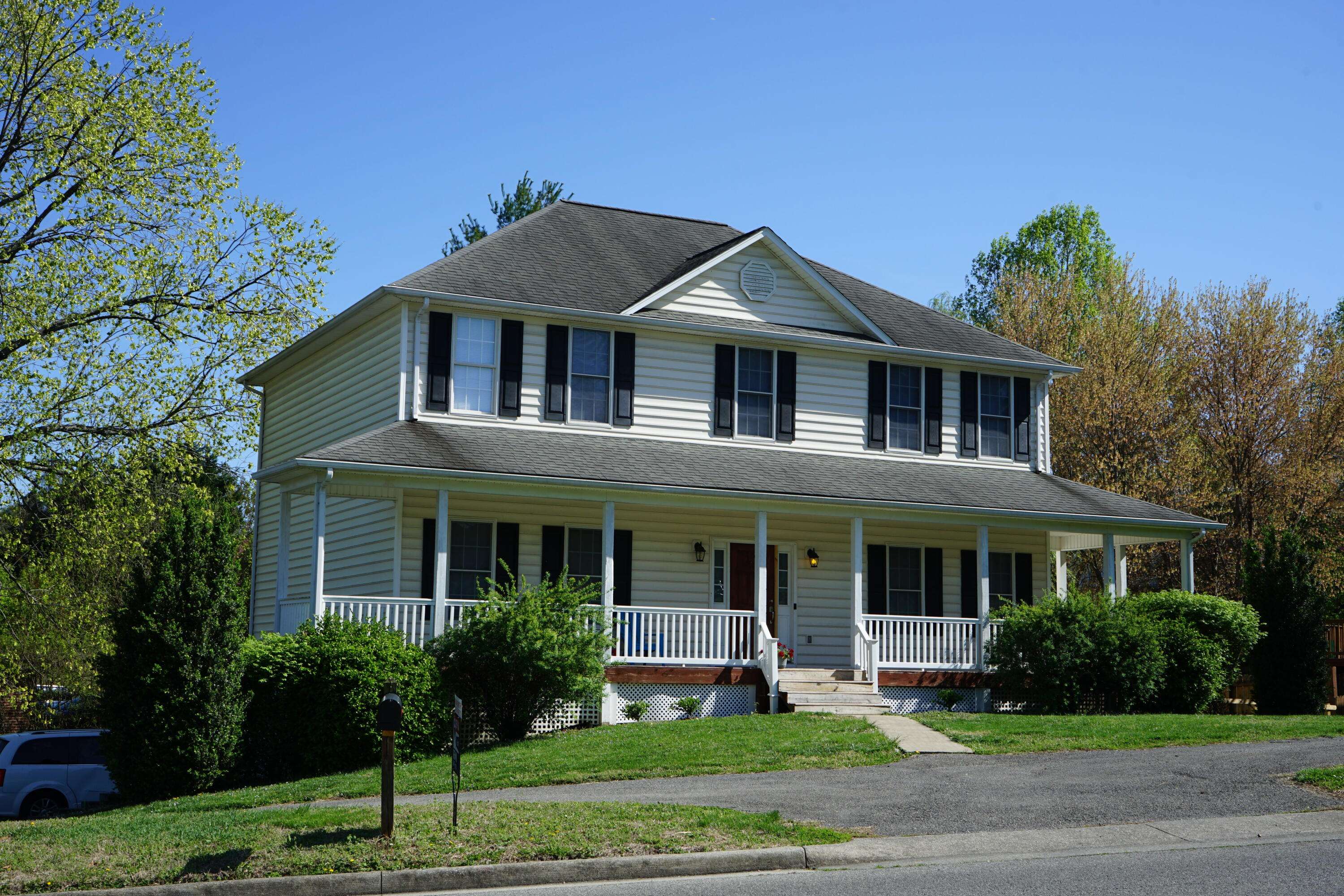 Roanoke, VA 24018,4808 Pleasant Hill DR