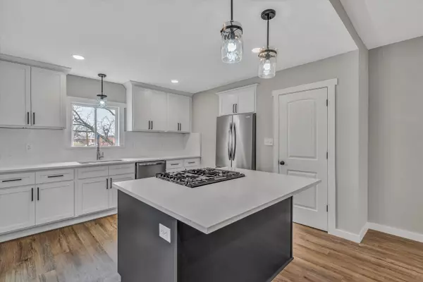 Roanoke, VA 24016,535 Day AVE