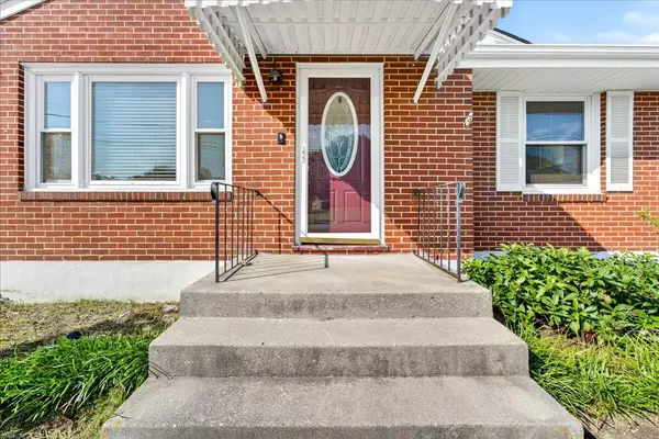 Roanoke, VA 24017,2048 Laura RD