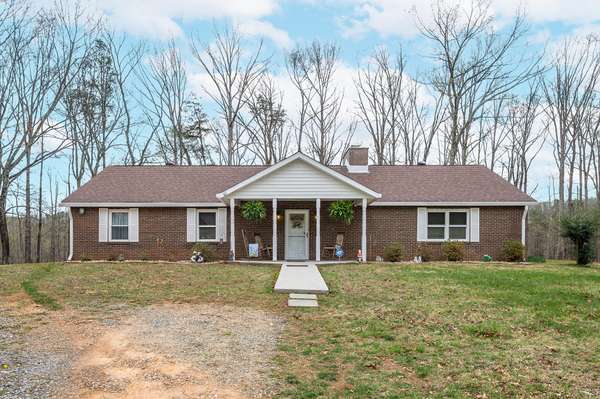 1425 Kentmoor Farm RD, Madison Heights, VA 24572