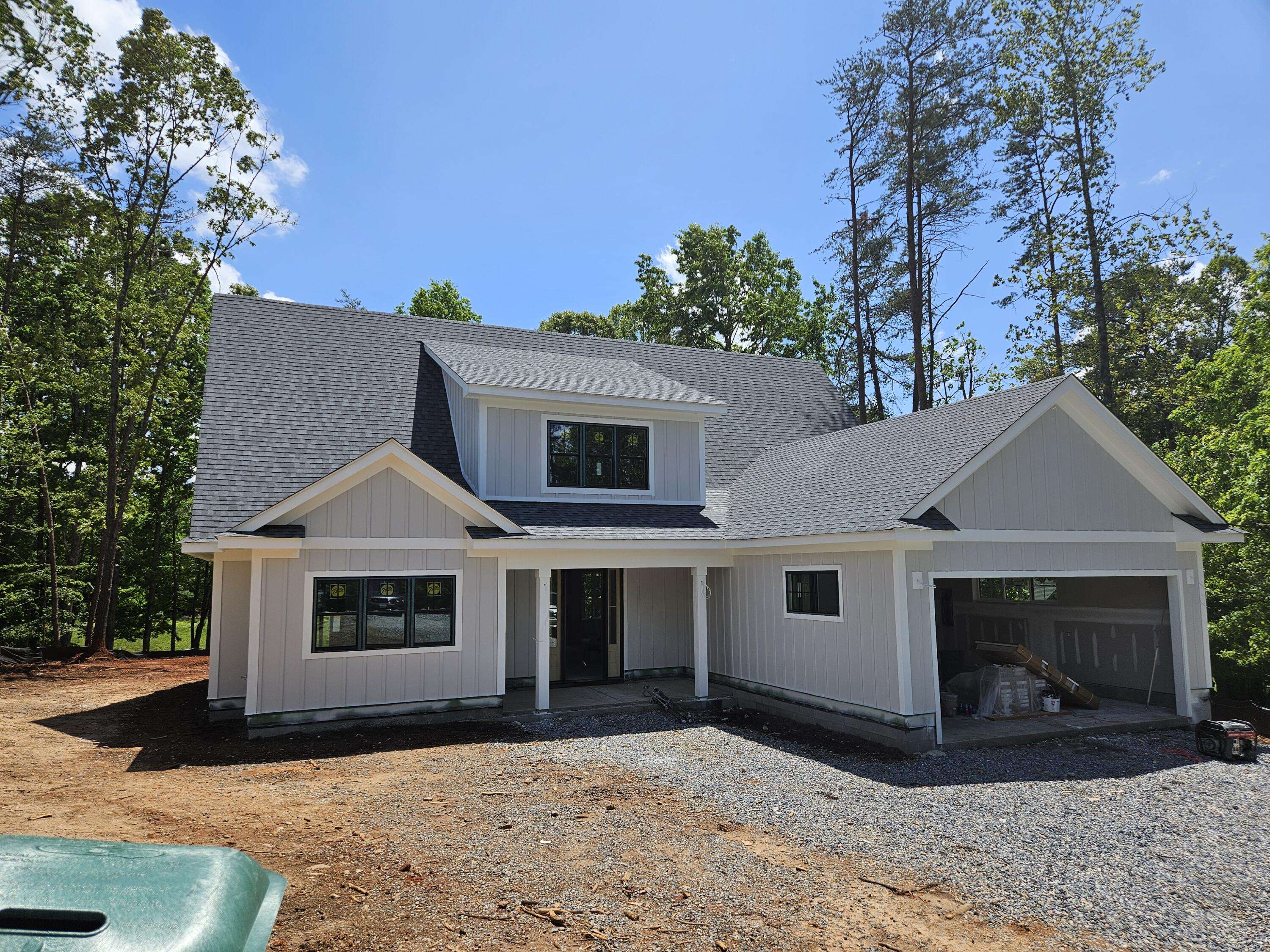 120 Pointe O Woods DR, Huddleston, VA 24104