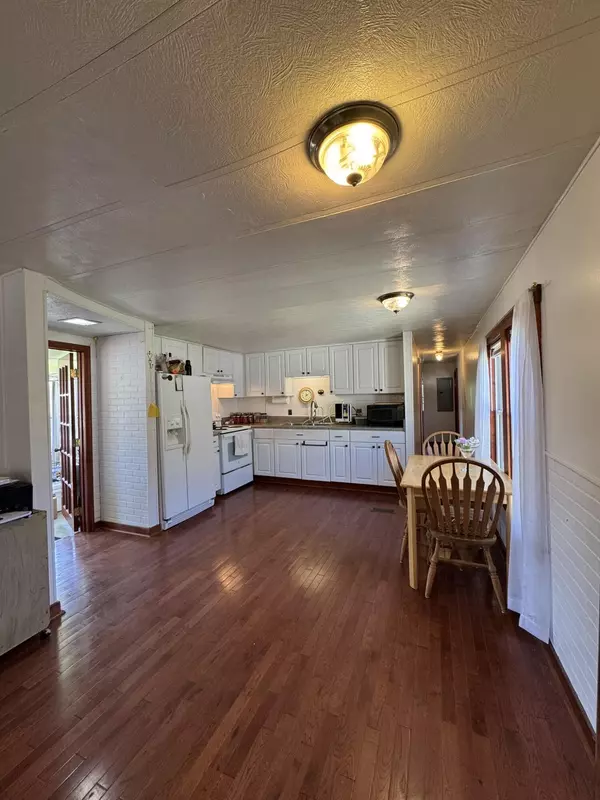 Henry, VA 24102,1335 Log Cabin DR