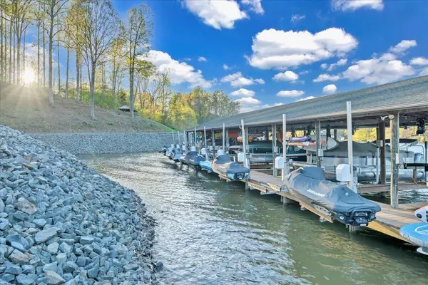 Hardy, VA 24101,231 Mountain Cove DR #5