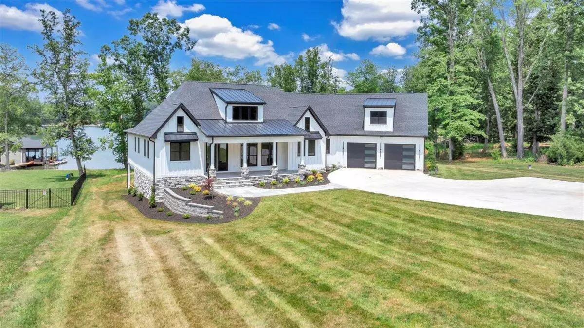 Penhook, VA 24137,211 Big Cove DR