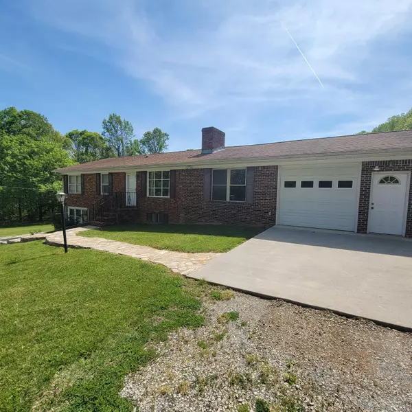 1106 Hogan RD, Blue Ridge, VA 24064