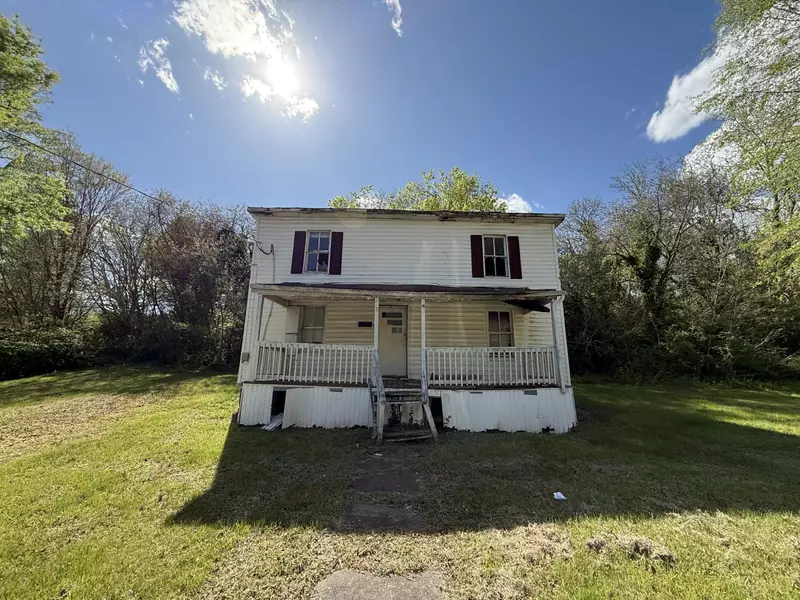 9 Jackson ST, Martinsville, VA 24112
