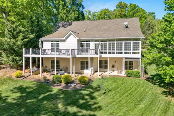 Moneta, VA 24121,77 Sunview CIR