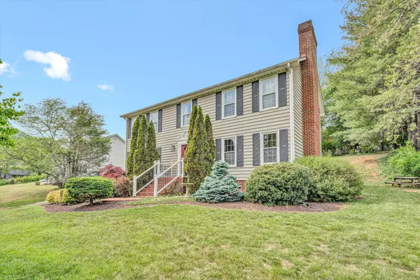 Daleville, VA 24083,302 Ivy LN