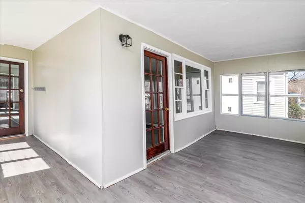 Salem, VA 24153,906 Front AVE