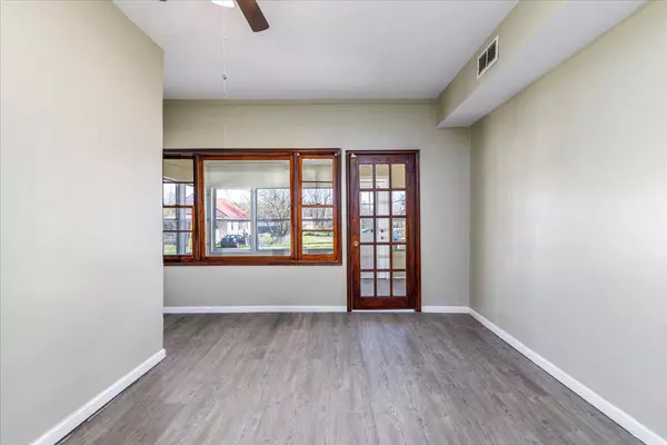 Salem, VA 24153,906 Front AVE