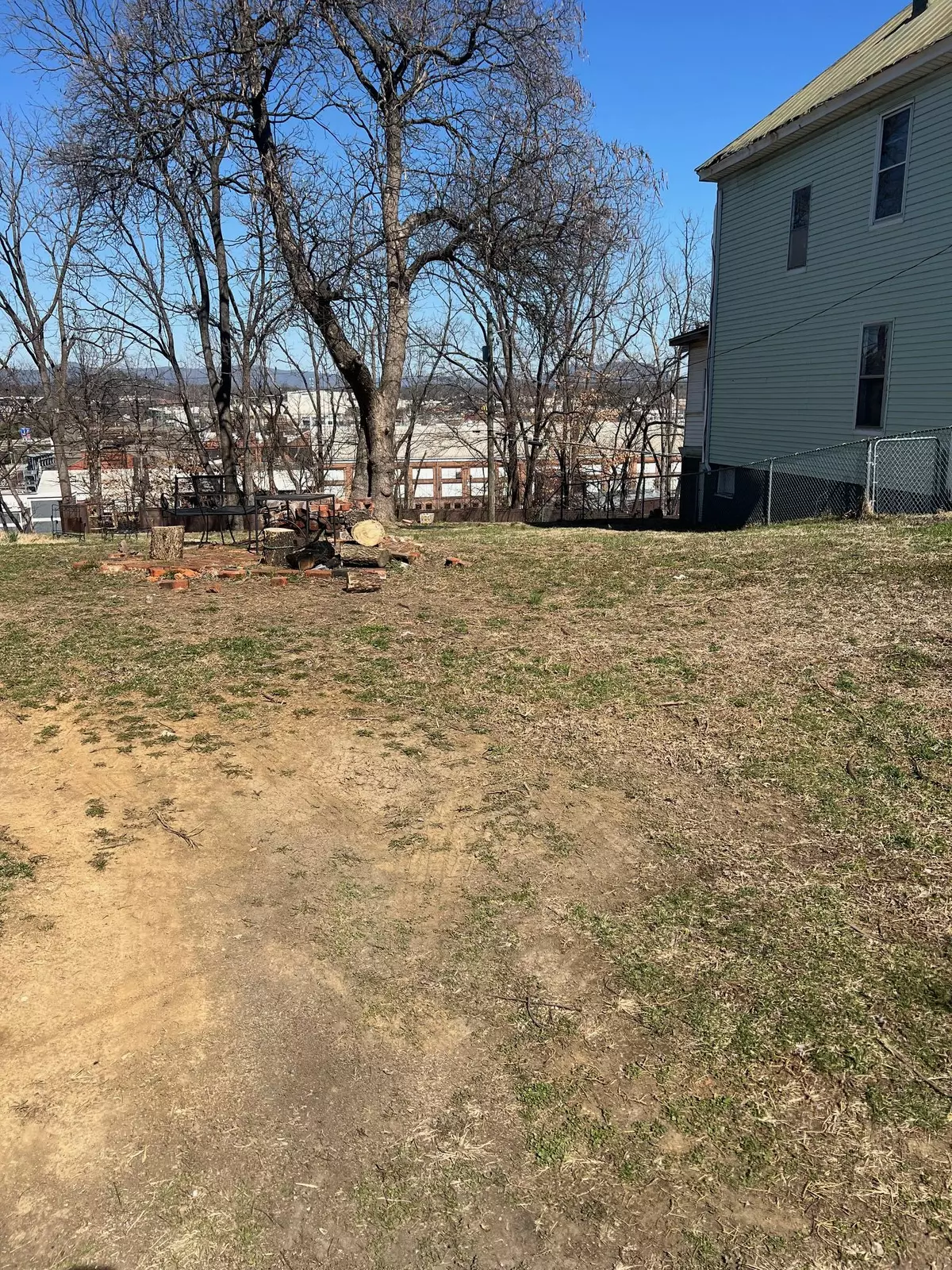 Roanoke, VA 24013,617 Church AVE SE