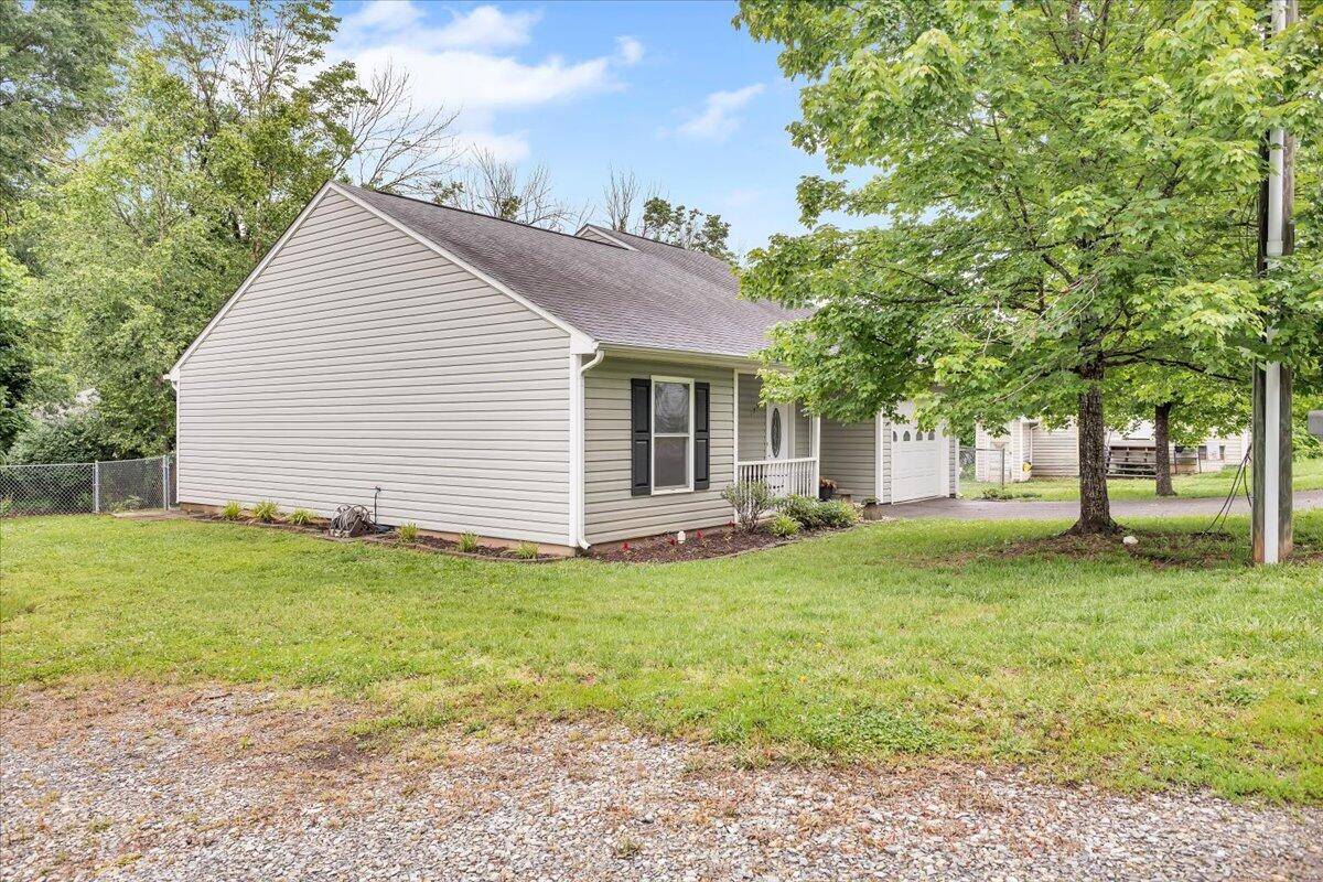 Roanoke, VA 24014,1359 Brooks AVE