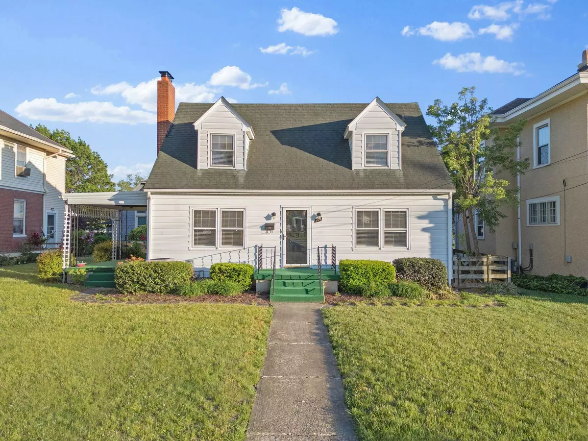 Salem, VA 24153,306 E 2nd ST