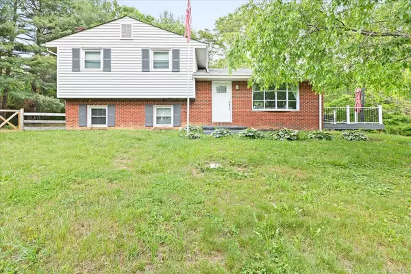 8160 Cloverdale RD, Troutville, VA 24175