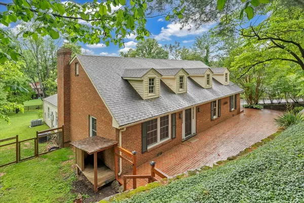 Roanoke, VA 24018,5916 Blackhorse LN