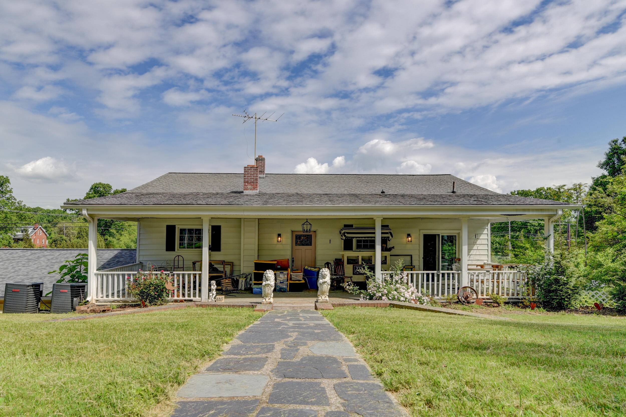 2770 W Lynchburg Salem Tpke, Bedford, VA 24523