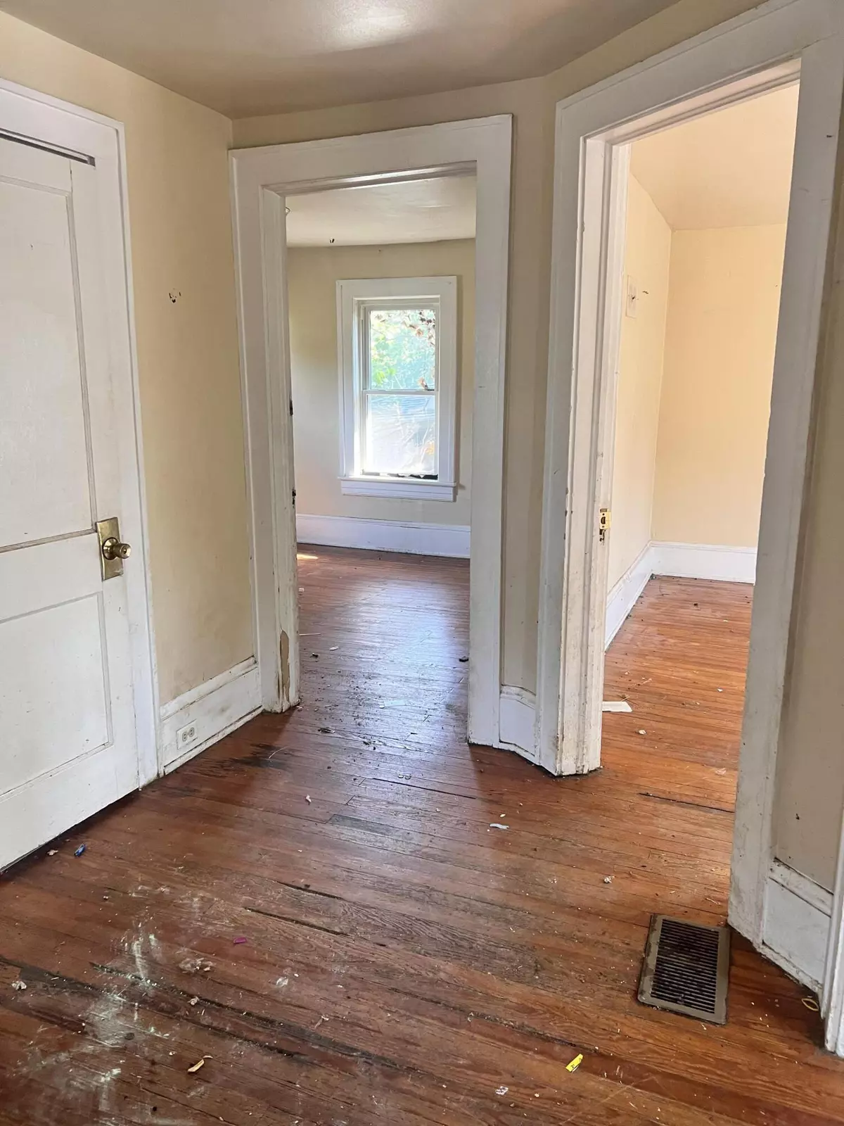 Roanoke, VA 24012,1627 Wayne ST