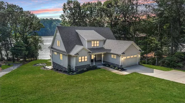 17 Azalea CIR, Union Hall, VA 24176