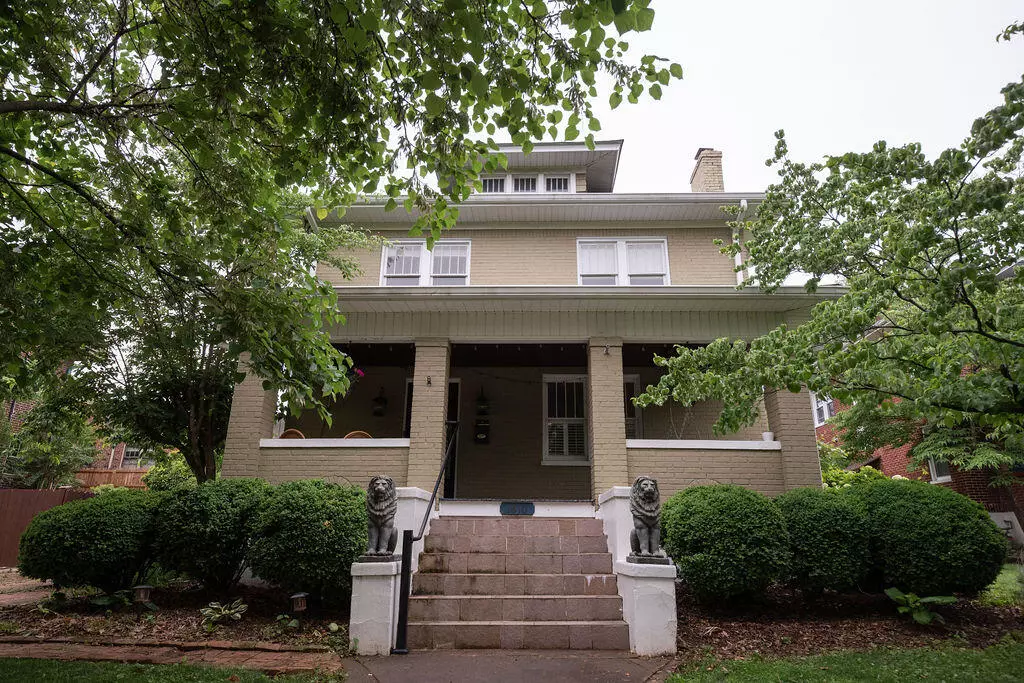 Roanoke, VA 24015,1810 Windsor AVE