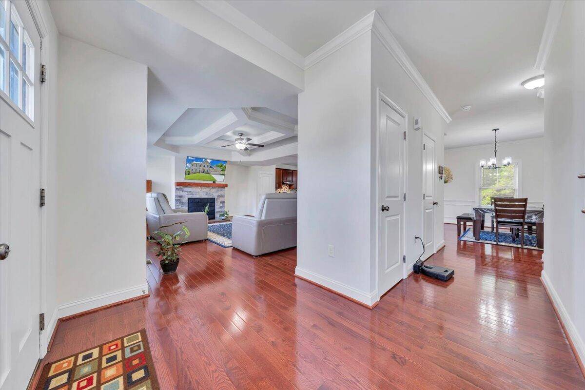 Roanoke, VA 24018,7019 Linn Cove CT