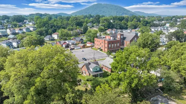 Roanoke, VA 24013,1124 Jamison AVE