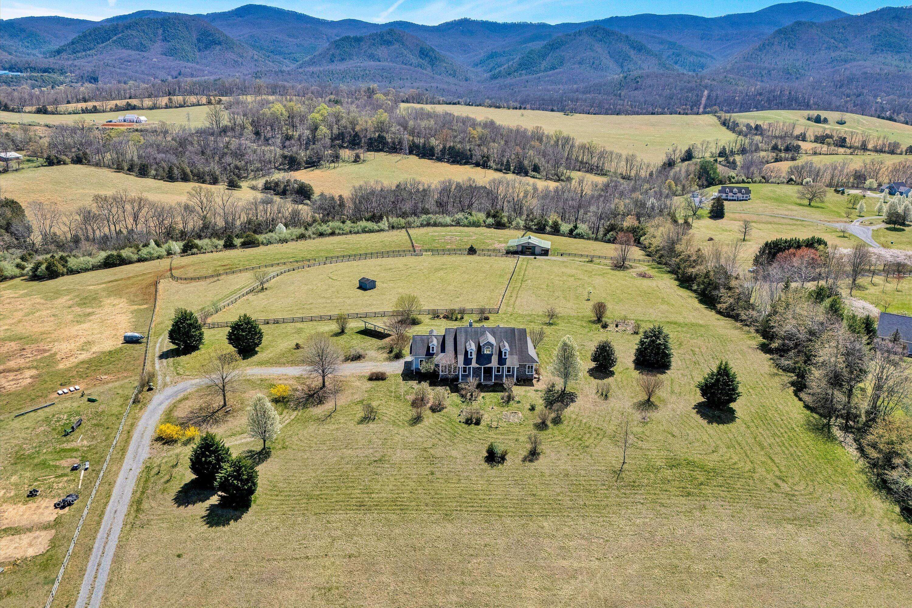 225 Dalewood DR, Lexington, VA 24450