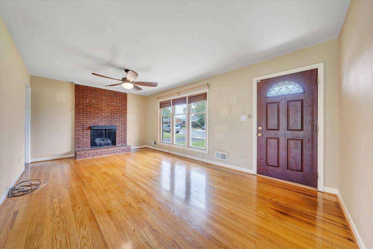 Roanoke, VA 24012,214 Preston AVE