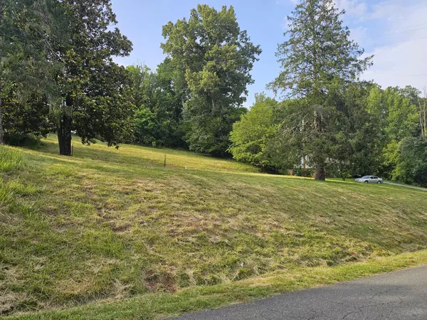 275 FAIRLAWN DR,  Rocky Mount,  VA 24151