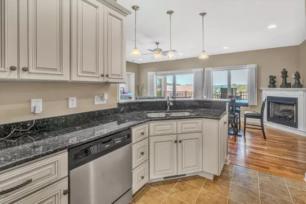 Moneta, VA 24121,1066 Siesta Key CT