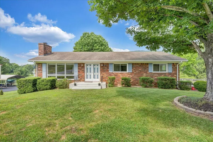 1207 Laymantown RD, Troutville, VA 24175