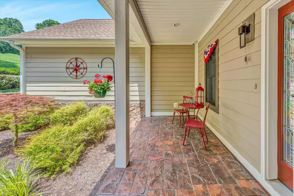 Moneta, VA 24121,480 Winding Waters DR