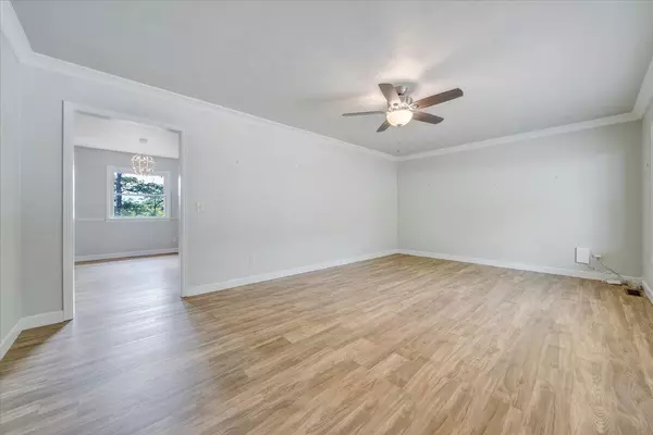 Roanoke, VA 24018,3271 Rasmont RD