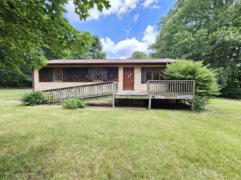 3 Pine LN, New Castle, VA 24127
