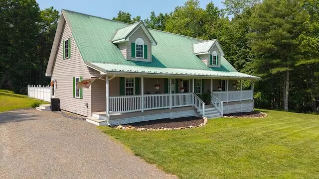 2716 Peaks Mountain RD, Galax, VA 24333